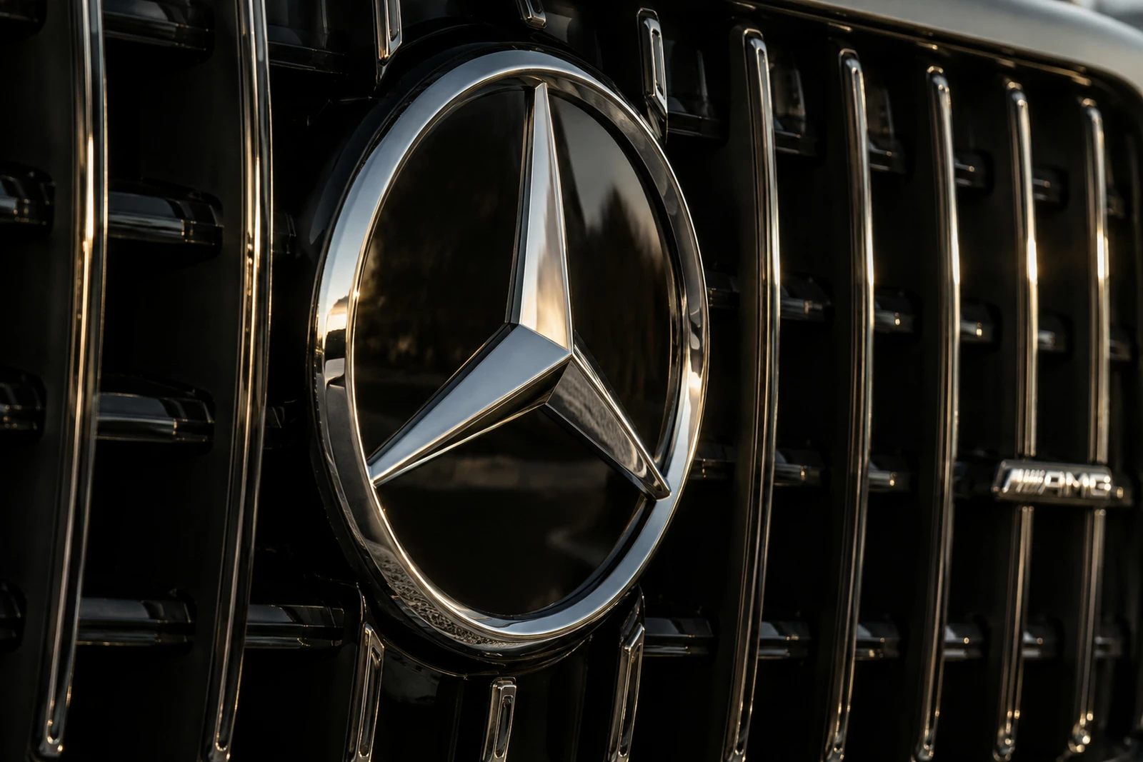 АВТО 1007992 Мерседес G63 Звезда в решётке