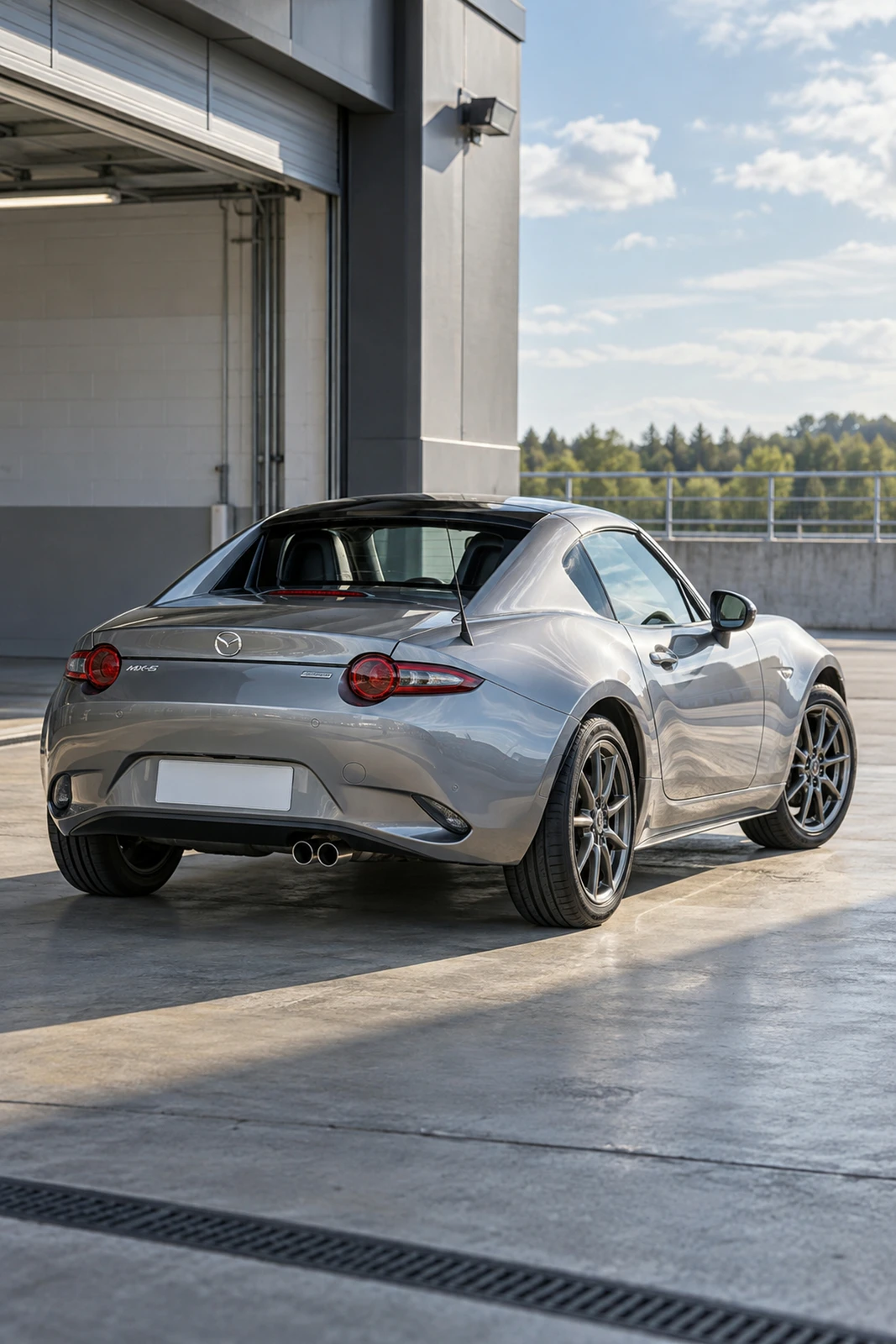 АВТО 1008079 Мазда MX5 серебристый Сервисный бокс