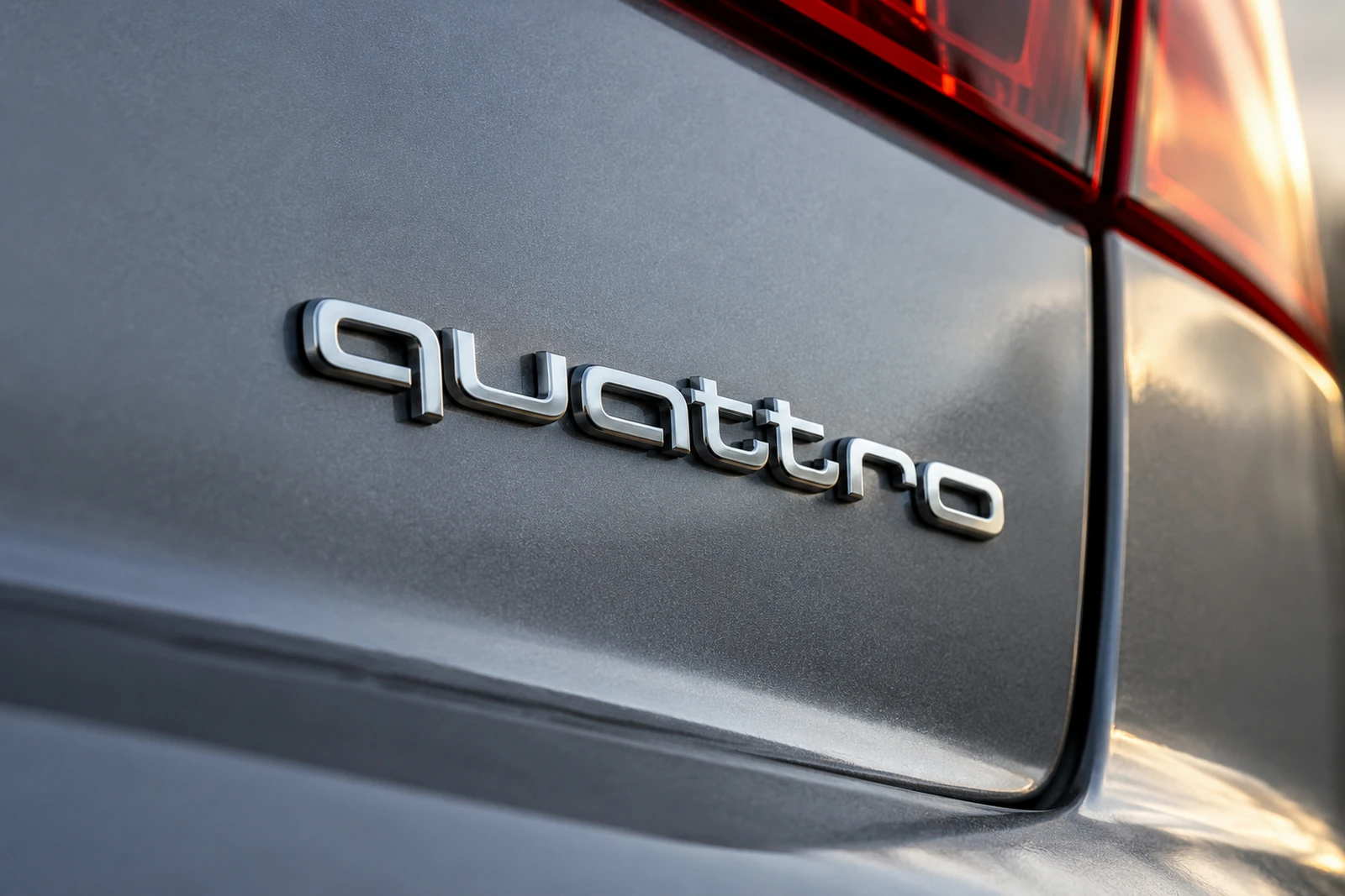 АВТО 1008328 Ауди quattro Шильдик на Кузове
