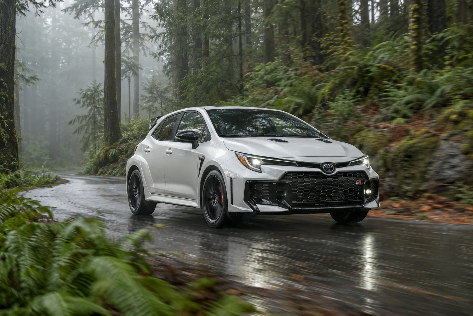 АВТО 1007634 белая Toyota GR Corolla на лесной дороге