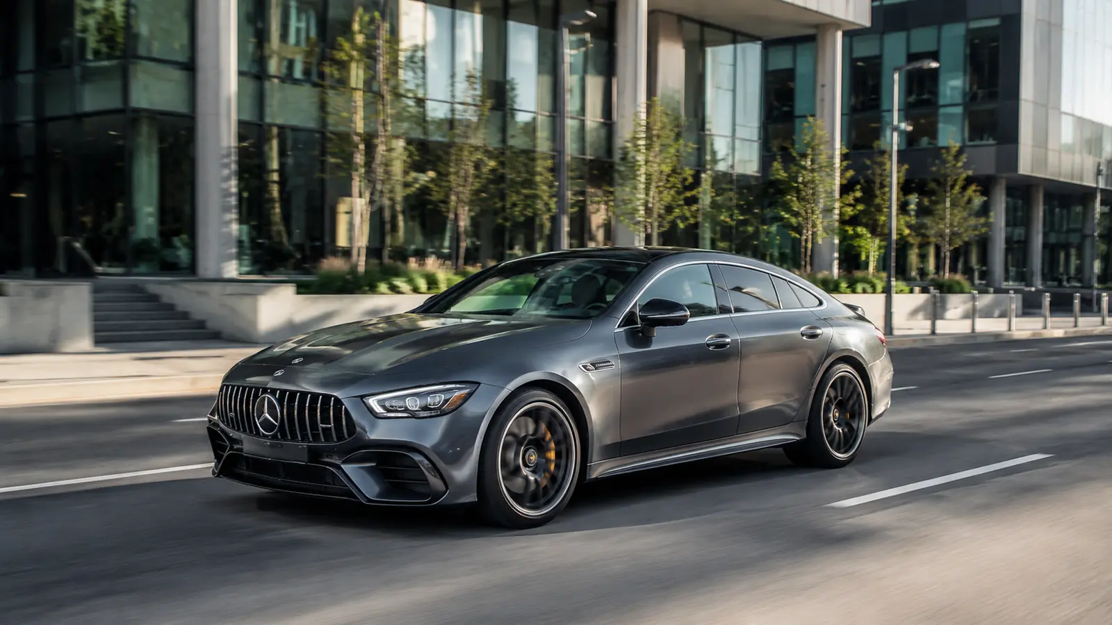 АВТО 1000206 графитовый Mercedes-AMG GT 63 S в деловом квартале