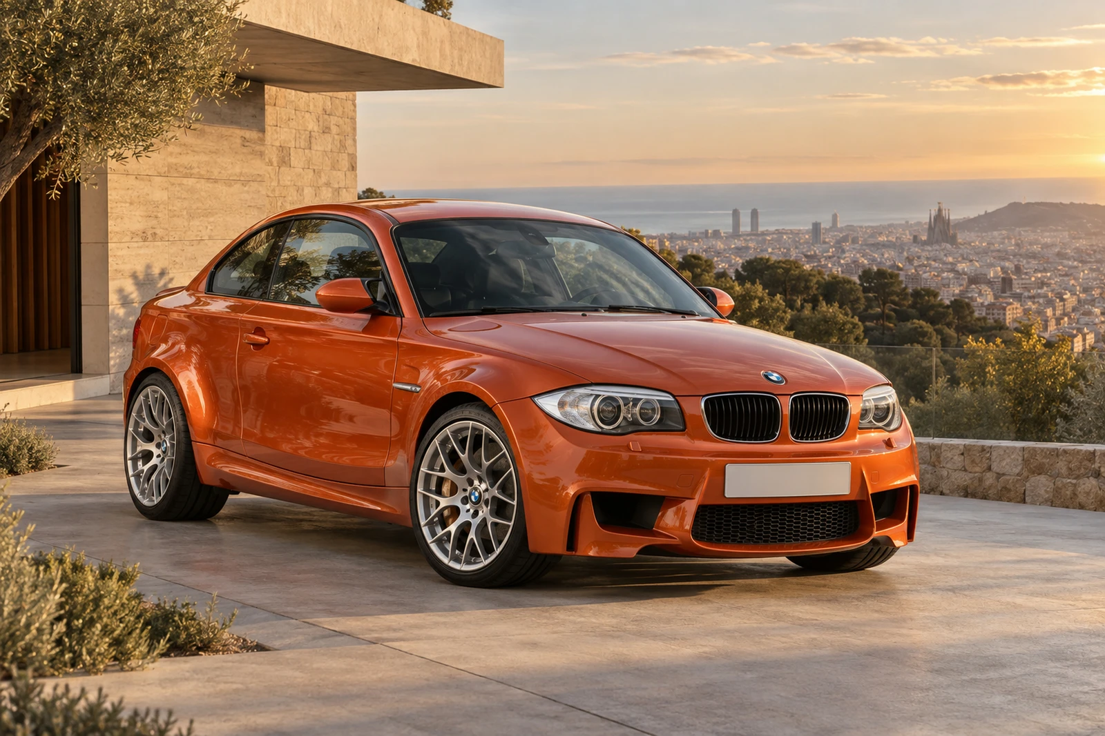 АВТО 1008632 БМВ 1M Coupe оранжевый Барселонский дом на склоне