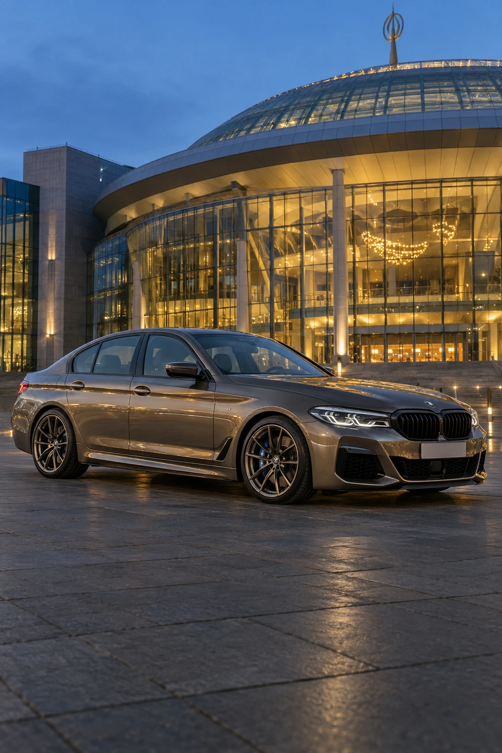 АВТО 1006939 BMW M550i G30 бронзовый Москва
