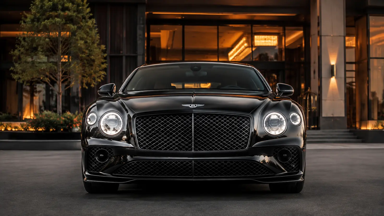 АВТО 1000581 чёрный Bentley Continental GT строго спереди