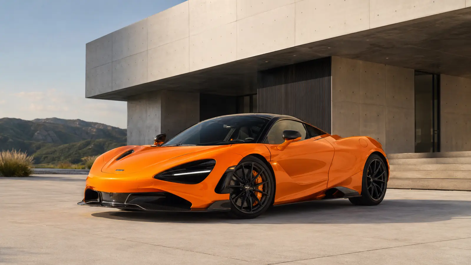 АВТО 1000561 оранжевый McLaren 750S у современной архитектуры