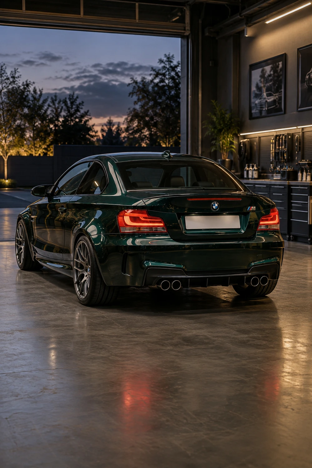 АВТО 1007416 BMW 1M E82 зелёный детейлинг ателье