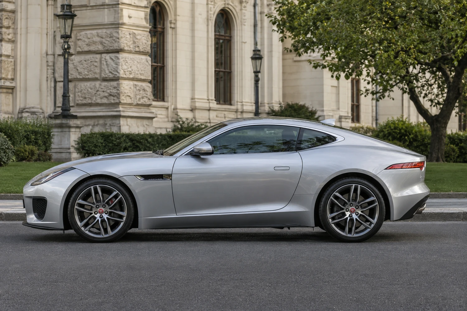АВТО 1007393 Jaguar F Type серебристый Вена
