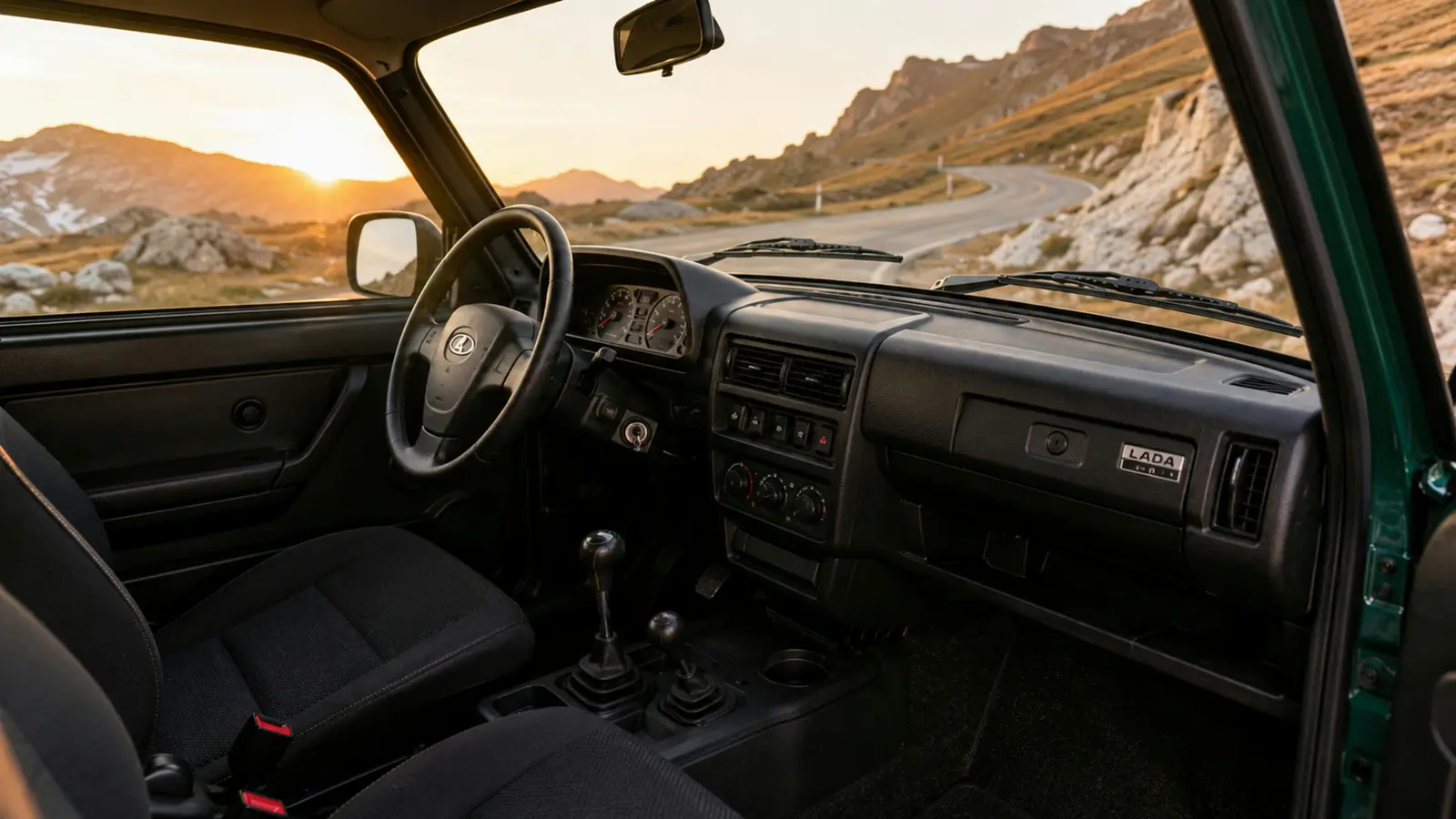 АВТО 1003343 изумрудный Lada Niva Legend крупно пустой кокпит