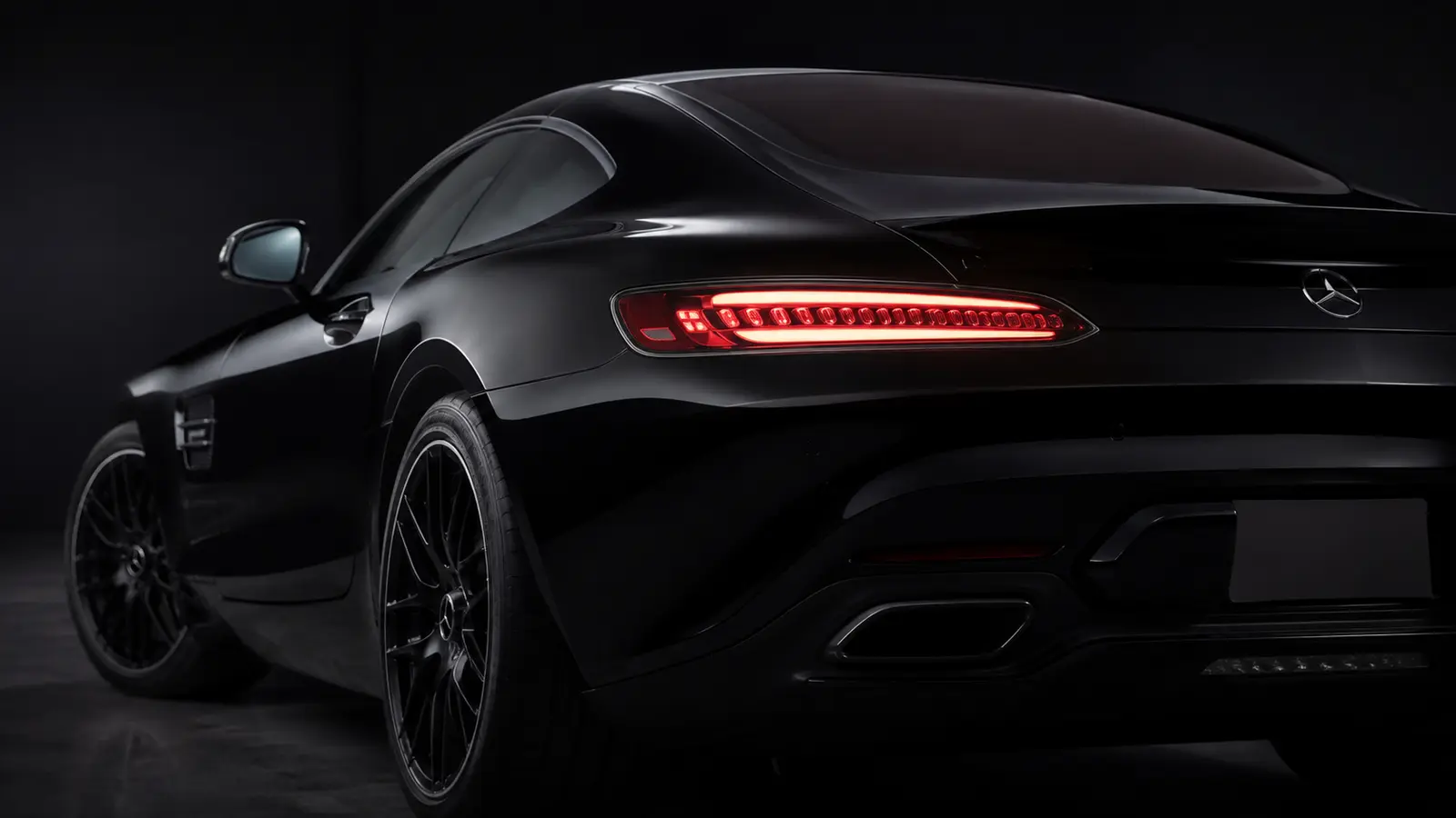 АВТО 1001801 чёрный Mercedes-AMG GT задний фонарь