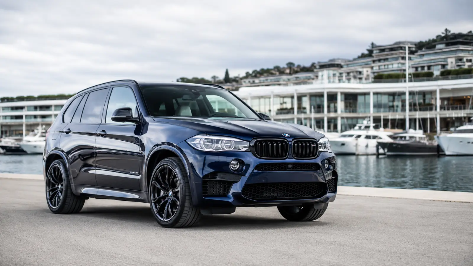 АВТО 1001733 синий BMW X5 M у марины
