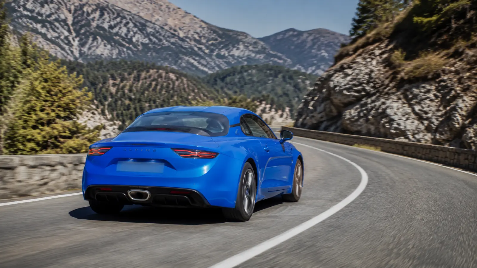 АВТО 1000885 синий Alpine A110 на французском перевале