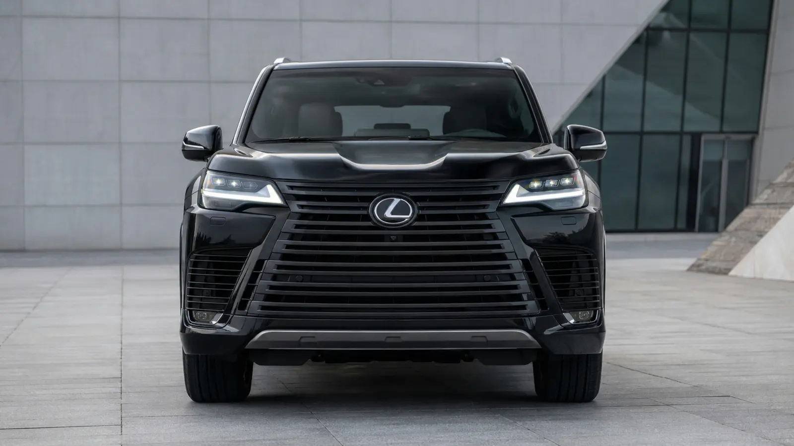 АВТО 1003169 чёрный Lexus LX 600 крупно премиальный кадр