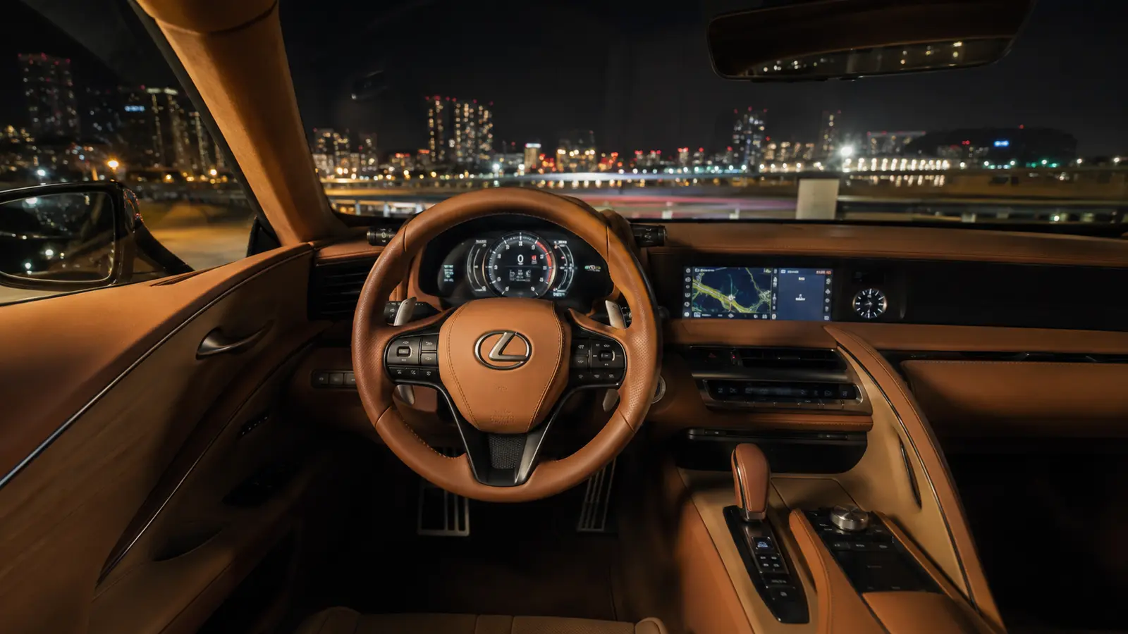АВТО 1000606 салон Lexus LC с кожей и вечерней подсветкой