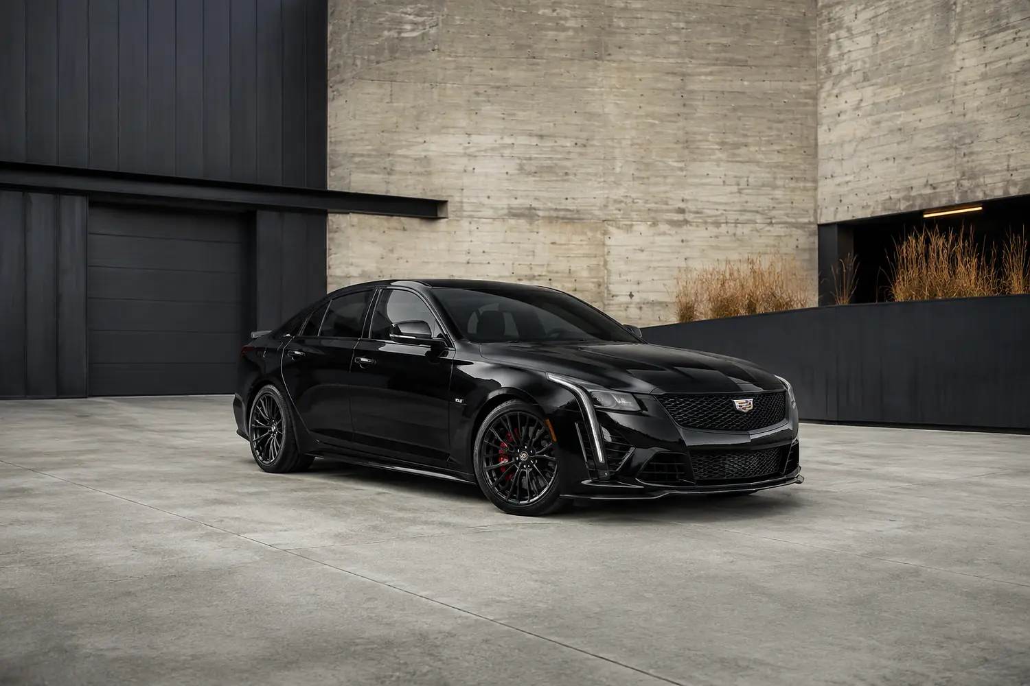 АВТО 1003584 чёрный Cadillac CT5-V Blackwing в индустриальном дворе