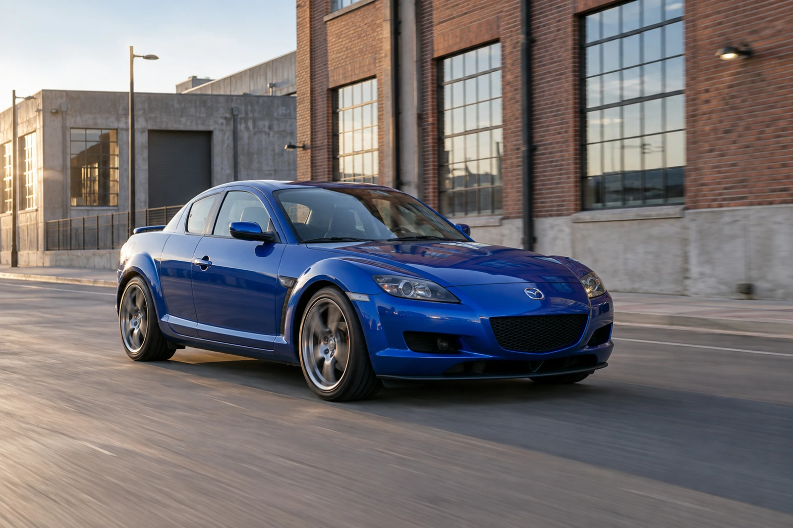 АВТО 1007644 синяя Mazda RX-8 в индустриальном квартале