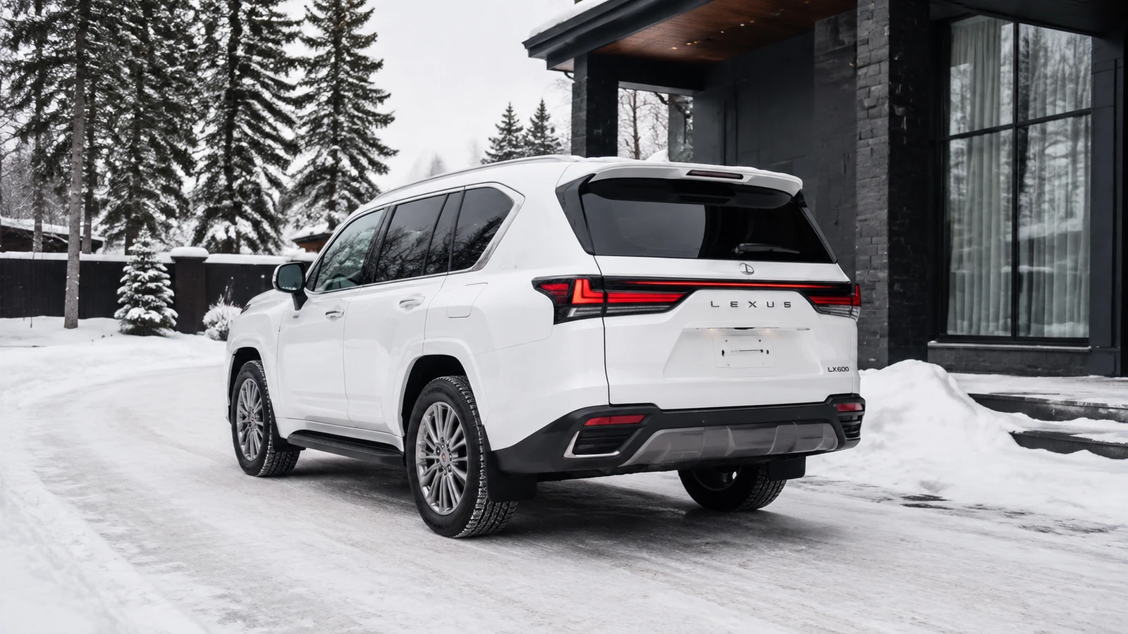 АВТО 1001264 белый Lexus LX у зимней резиденции