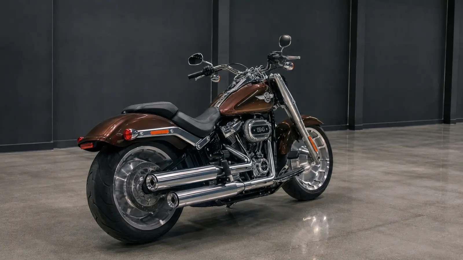 АВТО 1003187 бронзовый Harley-Davidson Fat Boy 114 motorcycle целиком премиальный кадр