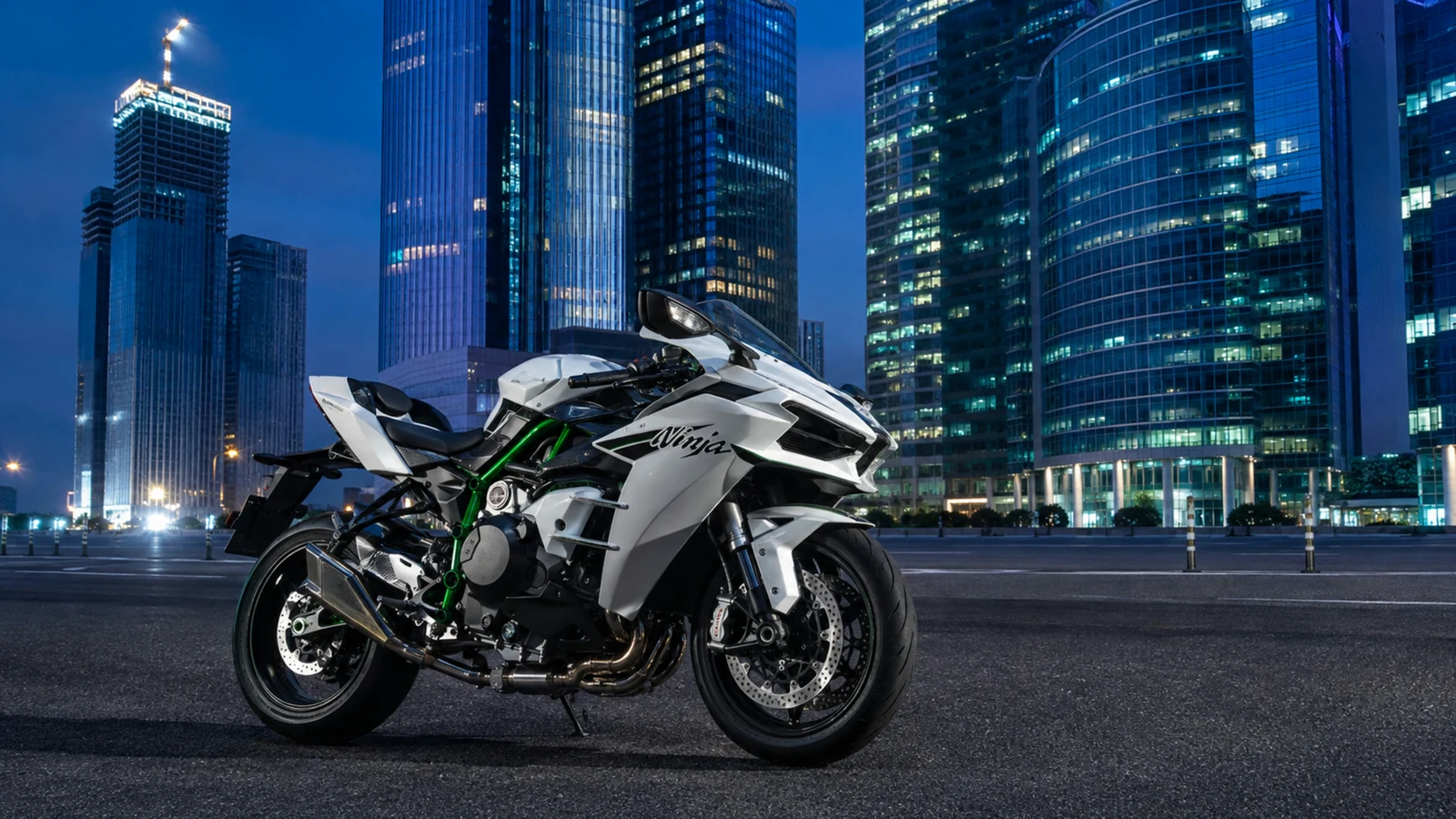АВТО 1003238 жемчужно-белый Kawasaki Ninja H2 motorcycle целиком премиальный кадр