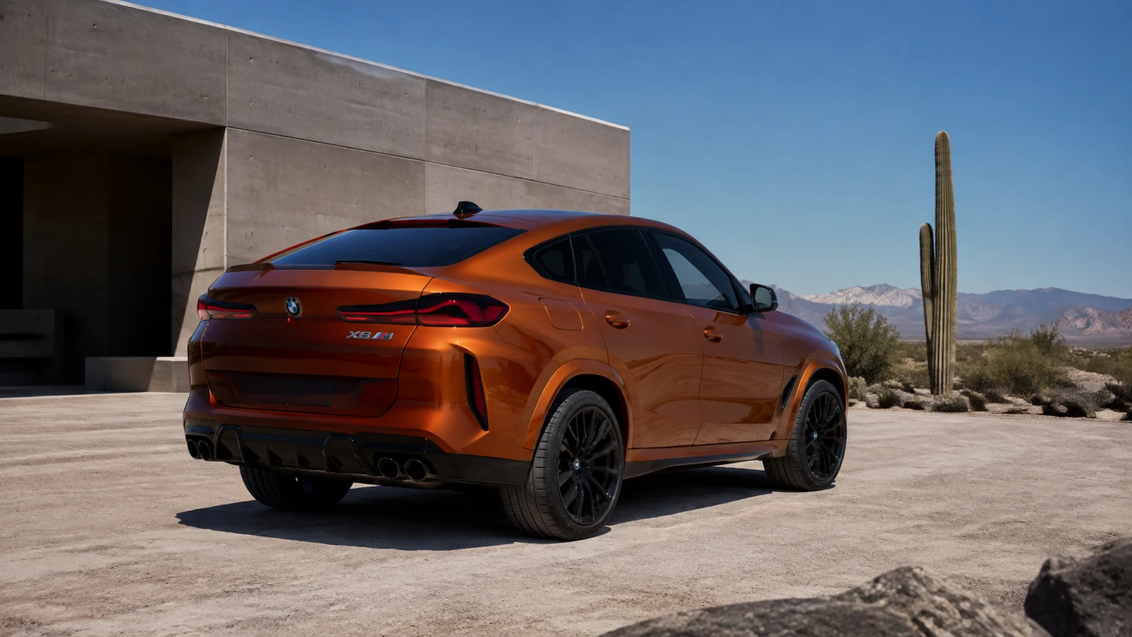 АВТО 1001275 медный BMW X6 M у пустынной галереи