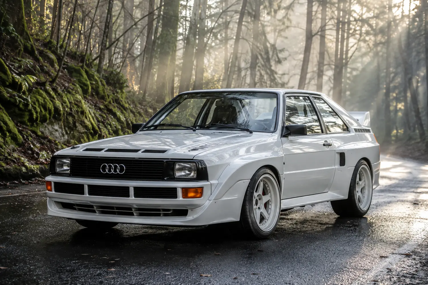 АВТО 1003818 белый Audi Quattro restomod на лесной дороге