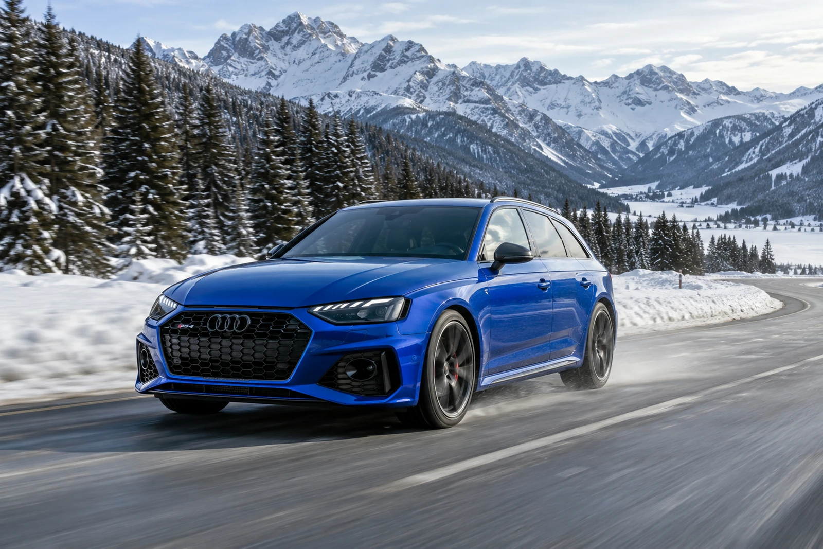 АВТО 1007590 синий Audi RS4 Avant в снежной долине