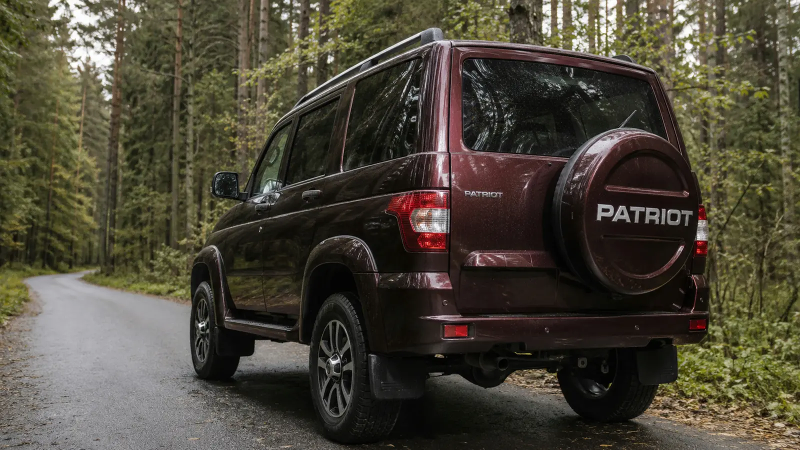 АВТО 1003354 бордовый UAZ Patriot крупно фонарь и диффузор