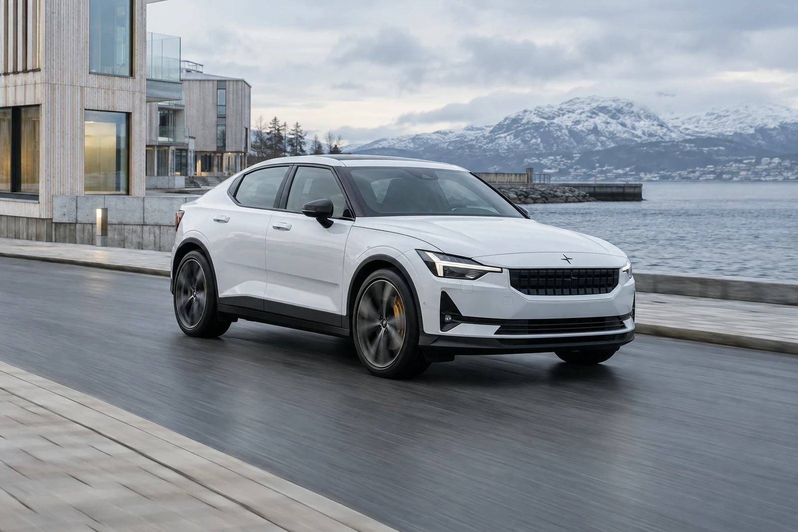 АВТО 1007658 белый Polestar 2 на скандинавской набережной