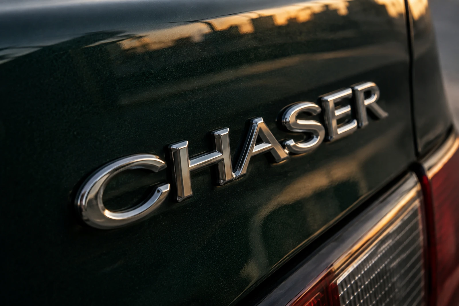 АВТО 1008548 Тойота Chaser шильдик кормы