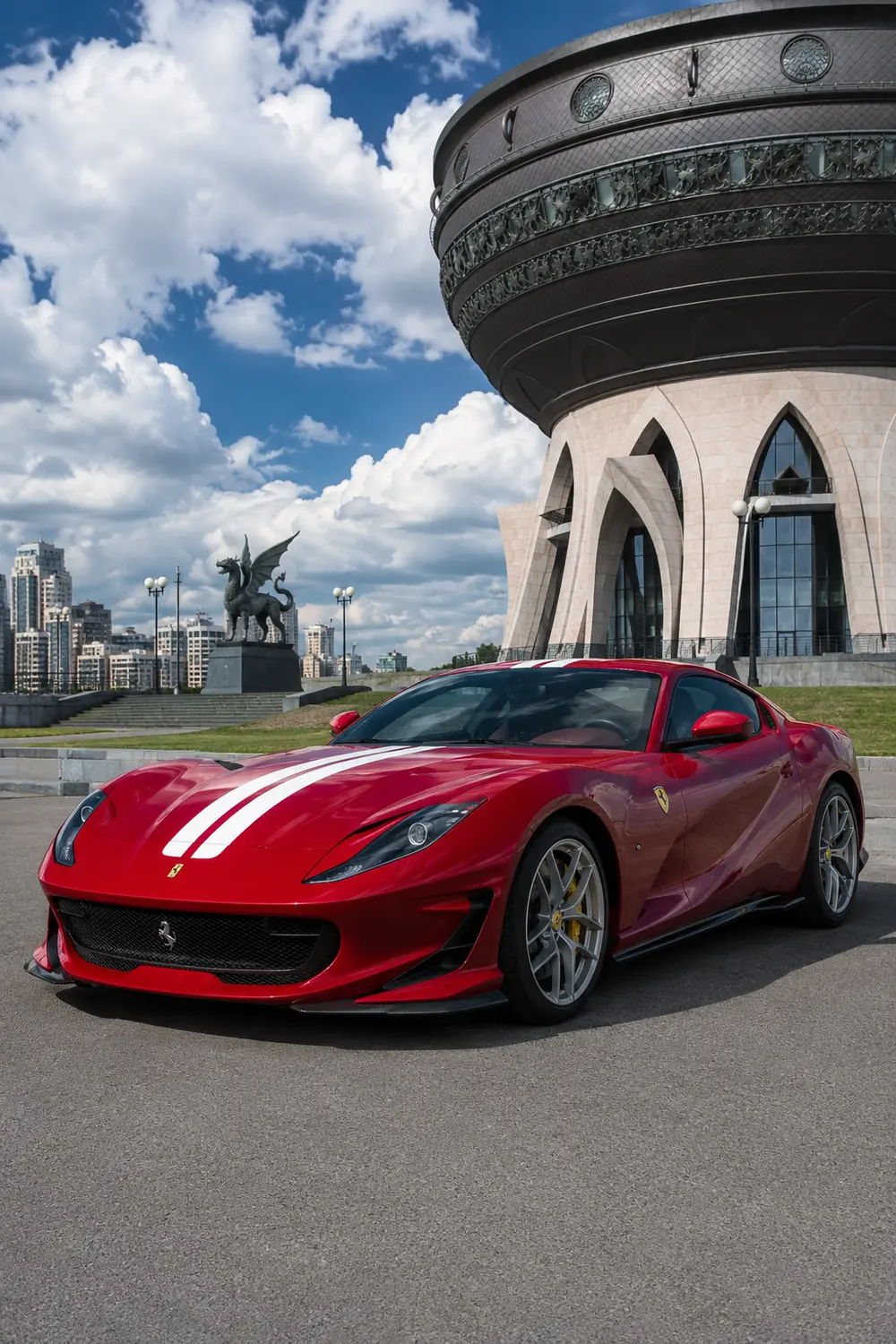 АВТО 1003889 Ferrari 812 Competizione у Центра семьи Казан