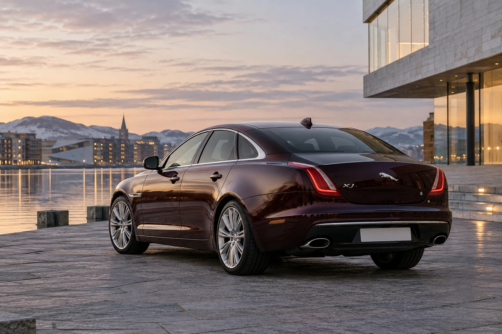 АВТО 1008408 Ягуар XJ Бордовый Северная набережная