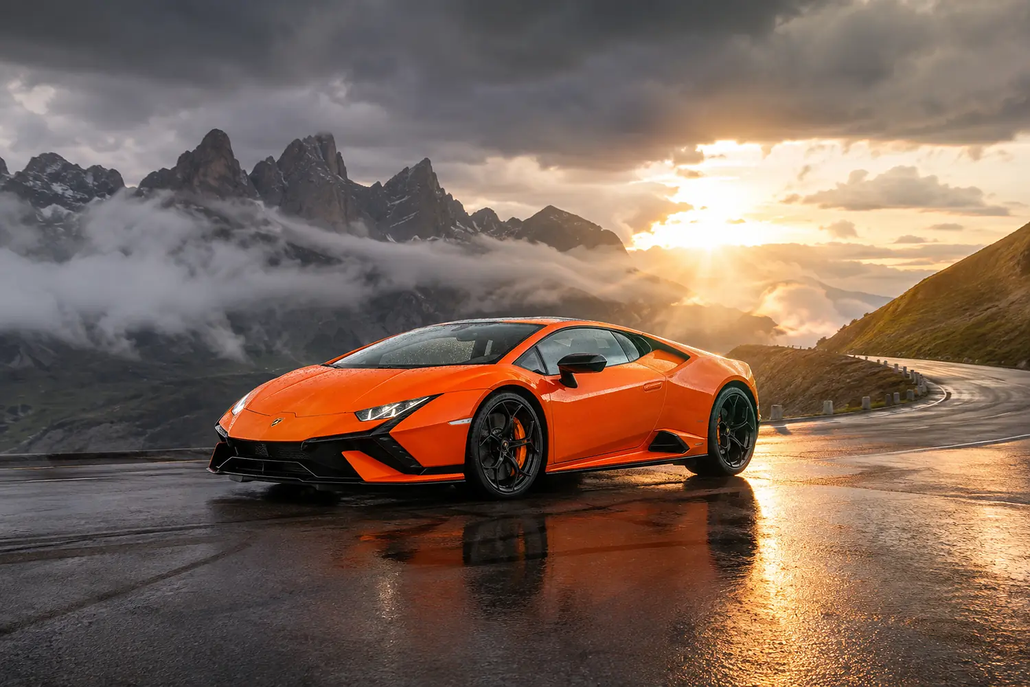 АВТО 1003482 оранжевый Lamborghini Huracán Tecnica в Доломитах