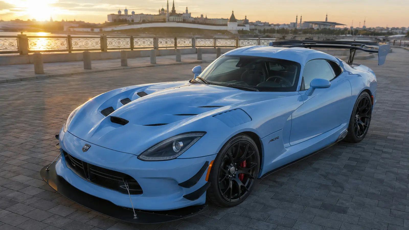 АВТО 1003328 ледяной голубой Dodge Viper ACR крупно сверху по диагонали