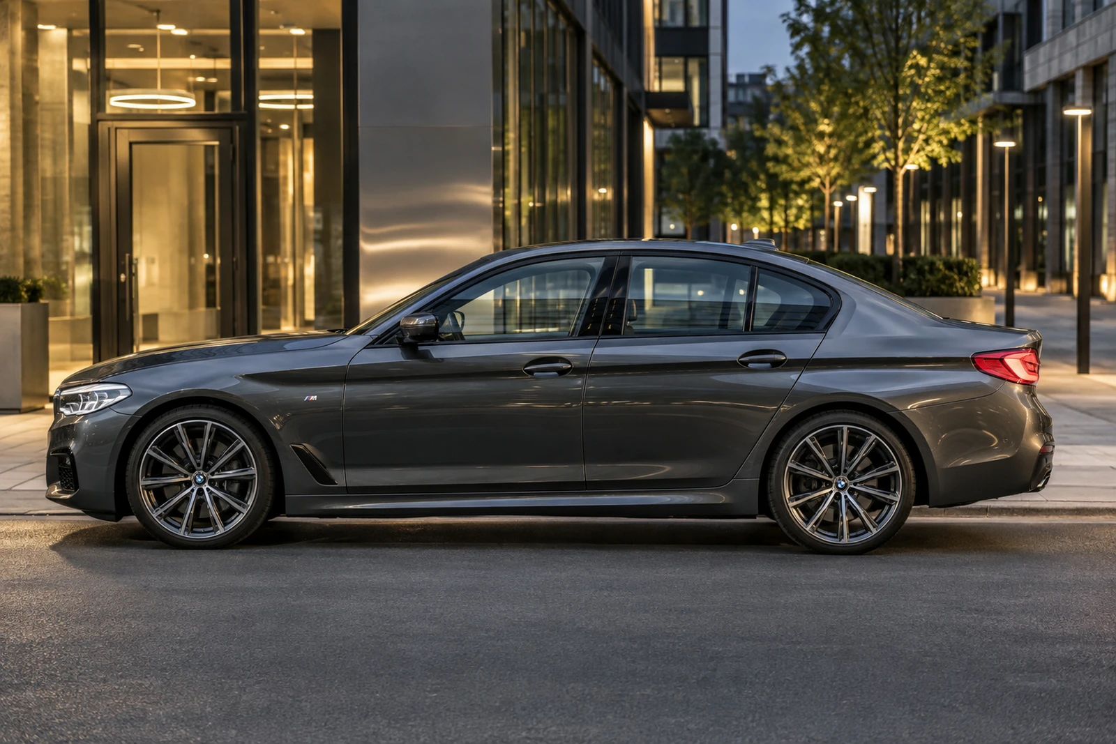 АВТО 1007952 БМВ 540i графитовый Франкфурт