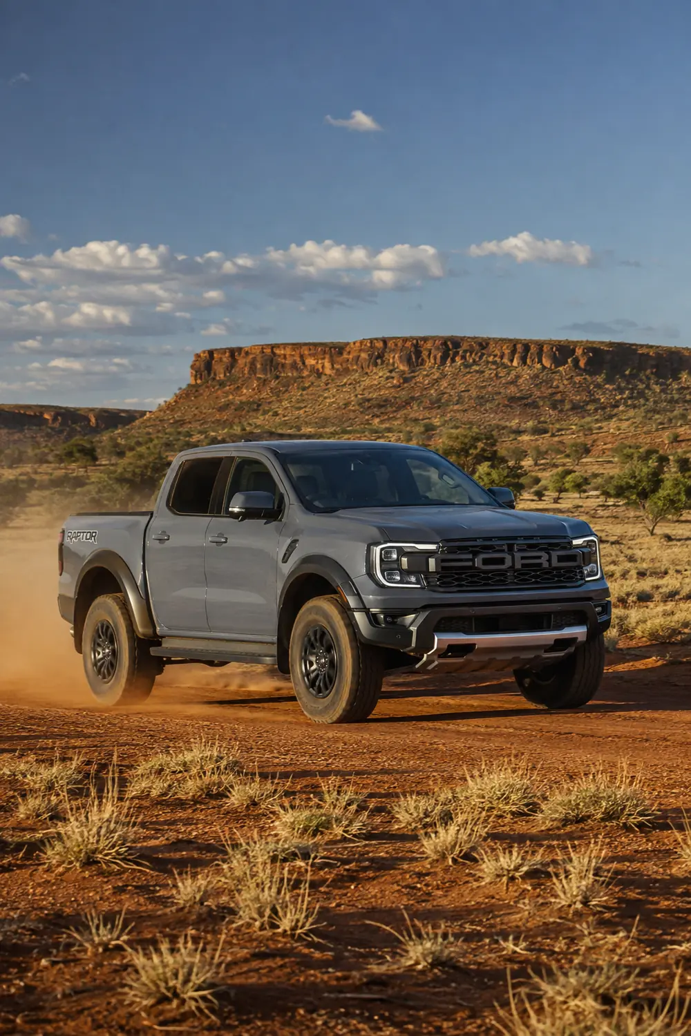АВТО 1003798 серый Ford Ranger Raptor в австралийской пустыне