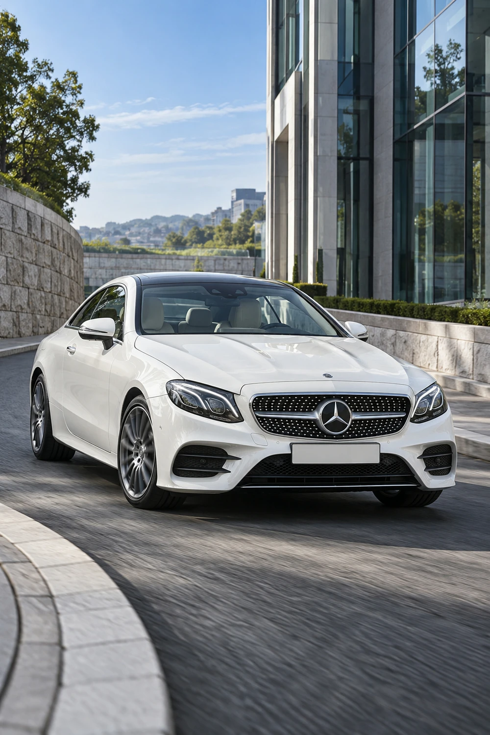 АВТО 1006885 Mercedes E450 C238 белый гранитный поворот