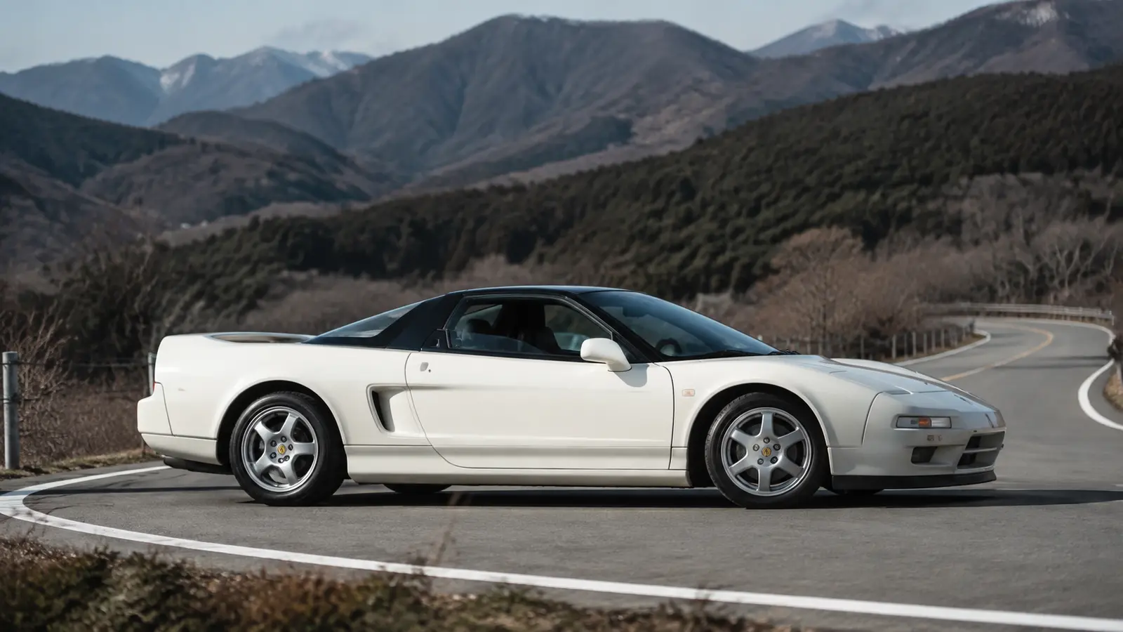 АВТО 1000836 белый Honda NSX на японской горной дороге 90-х