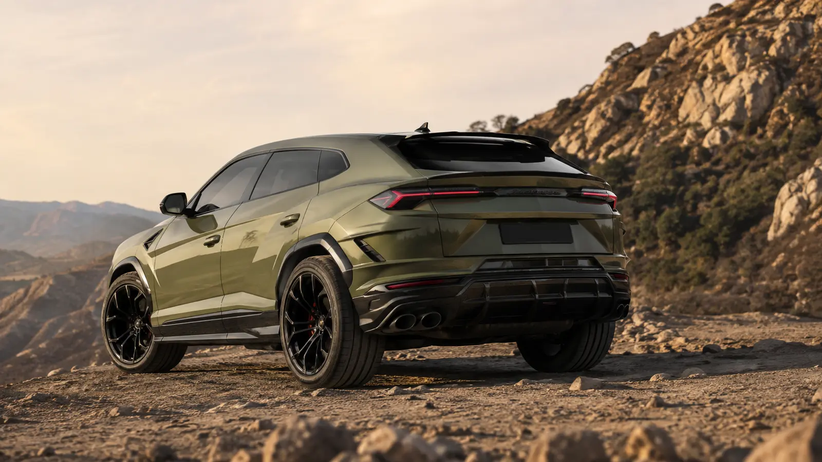 АВТО 1001176 зелёный Lamborghini Urus Performante на скалистой дороге