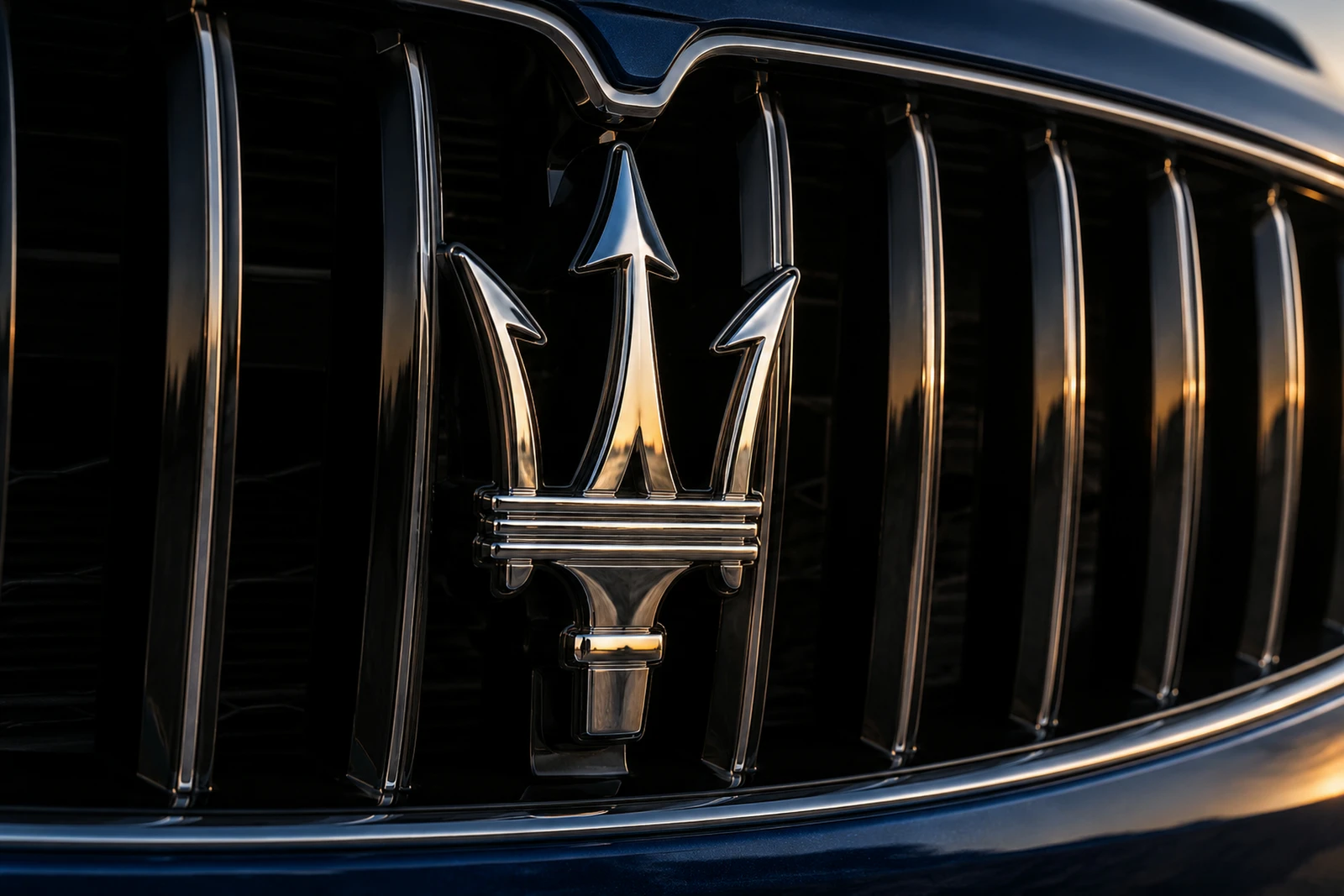 АВТО 1008242 Мазерати Трезубец Решётка