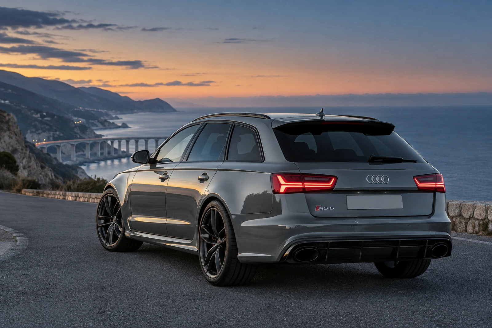 АВТО 1008264 Ауди RS6 C7 серый Морской виадук