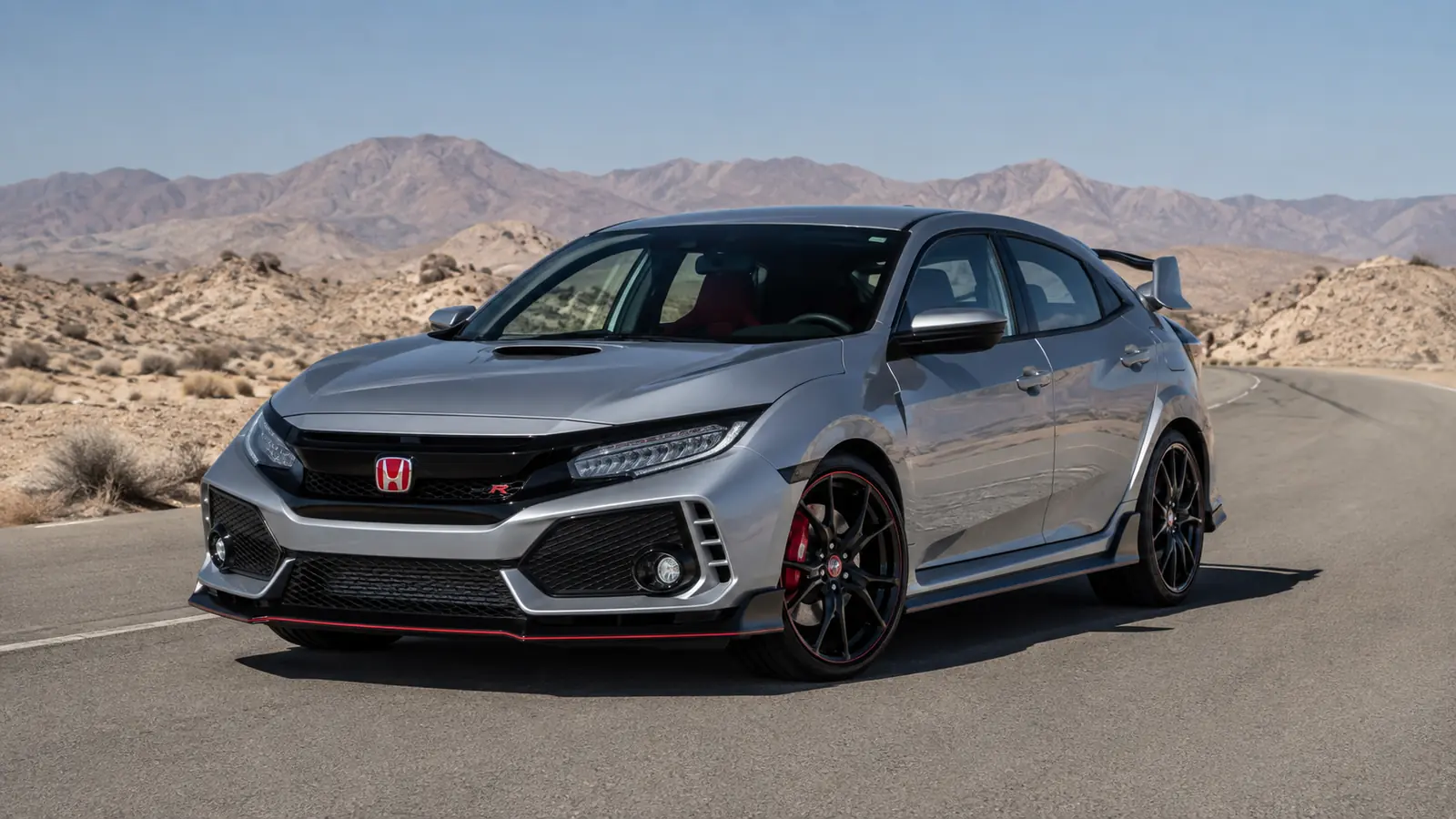 АВТО 1002716 серебристый Honda Civic Type R крупно на сухой пустынной дороге