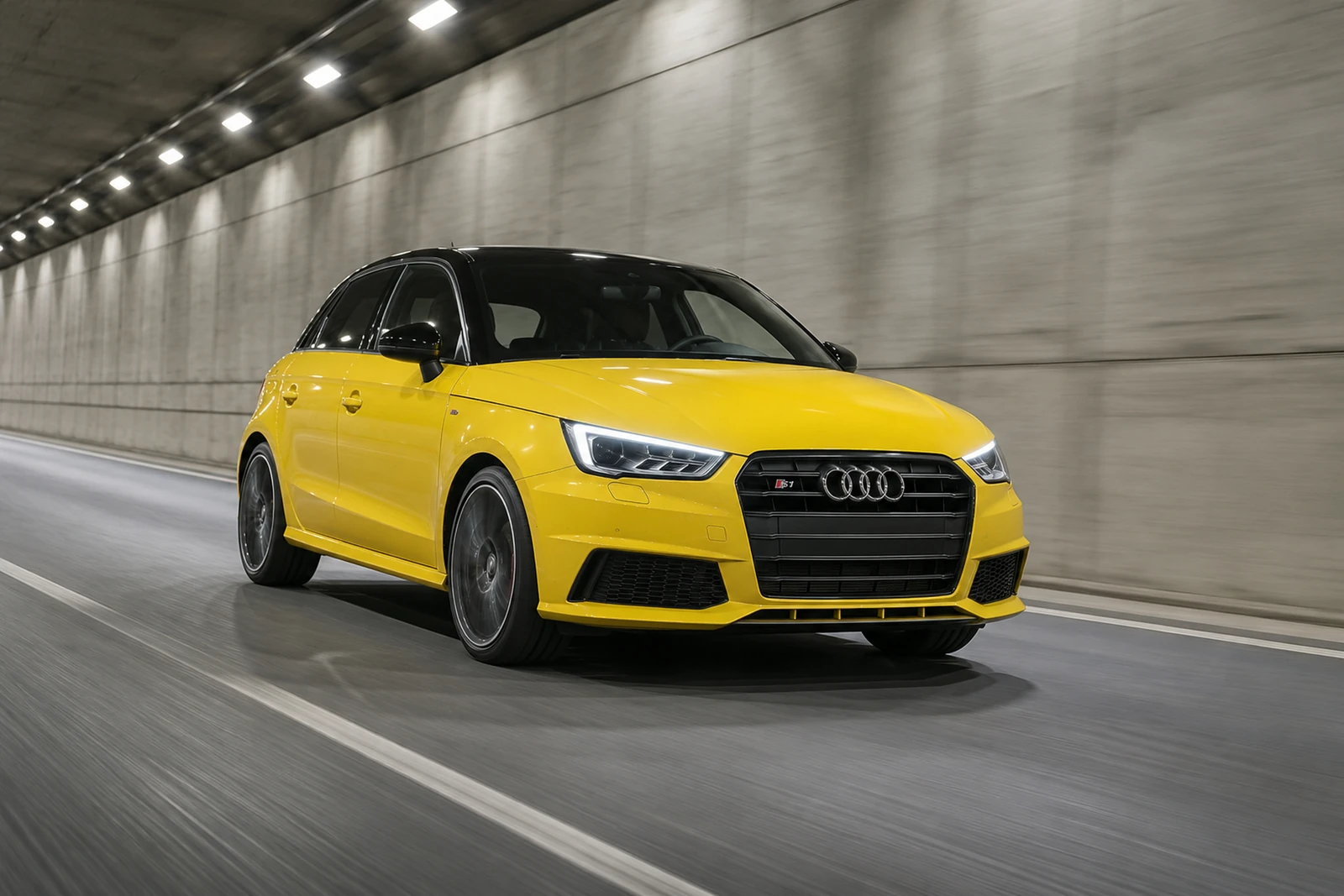АВТО 1007668 жёлтый Audi S1 в городском туннеле