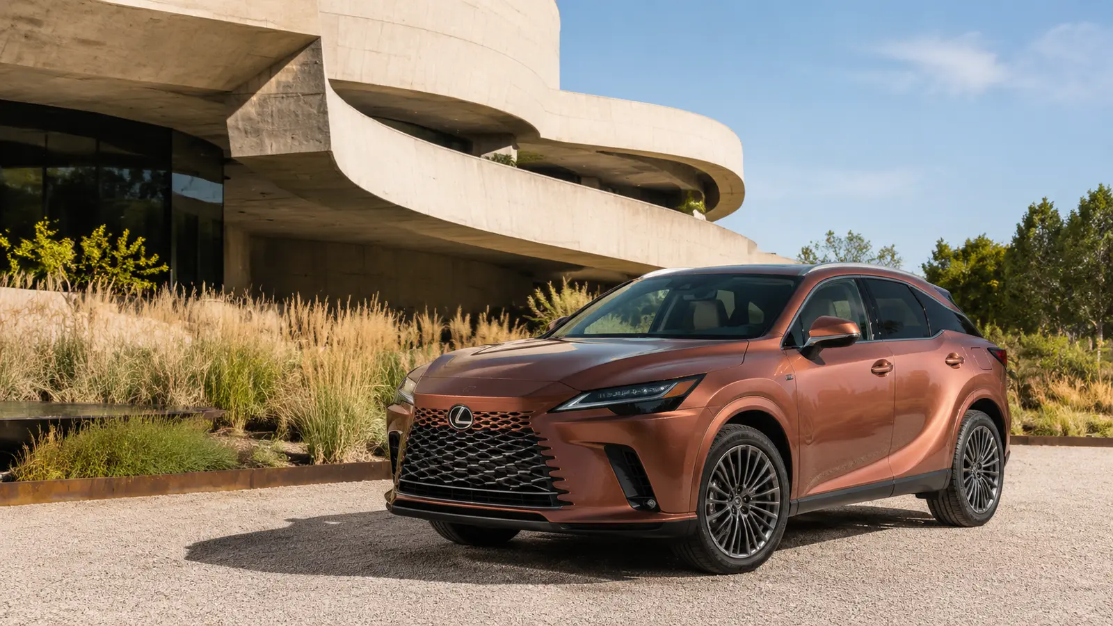 АВТО 1001559 Бронзовый Lexus RX у художественного музея