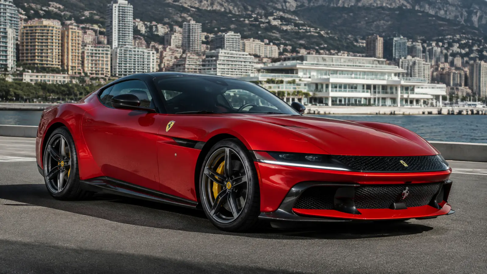 АВТО 1002900 красный Ferrari 12Cilindri крупно на современной набережной