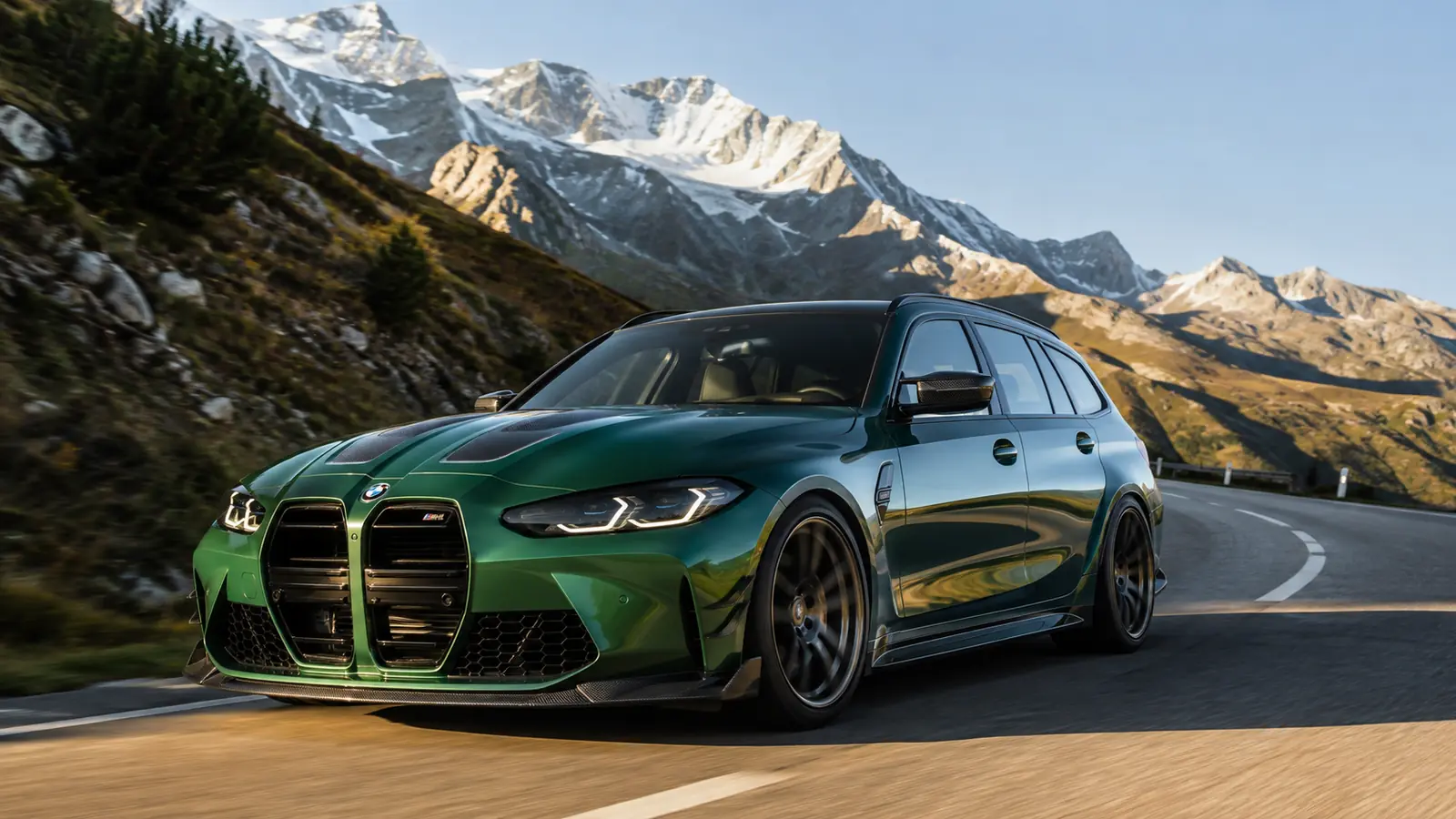 АВТО 1002037 зелёный BMW M3 Touring на альпийском перевале