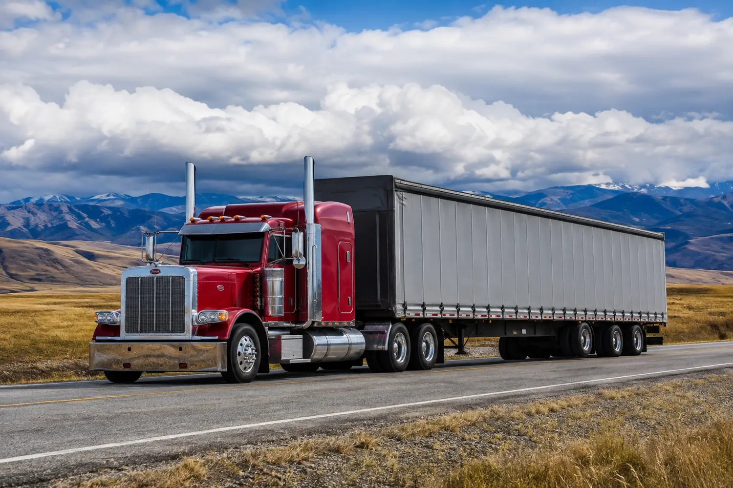 АВТО 1003830 красный Peterbilt 389 с полуприцепом на высоком плато