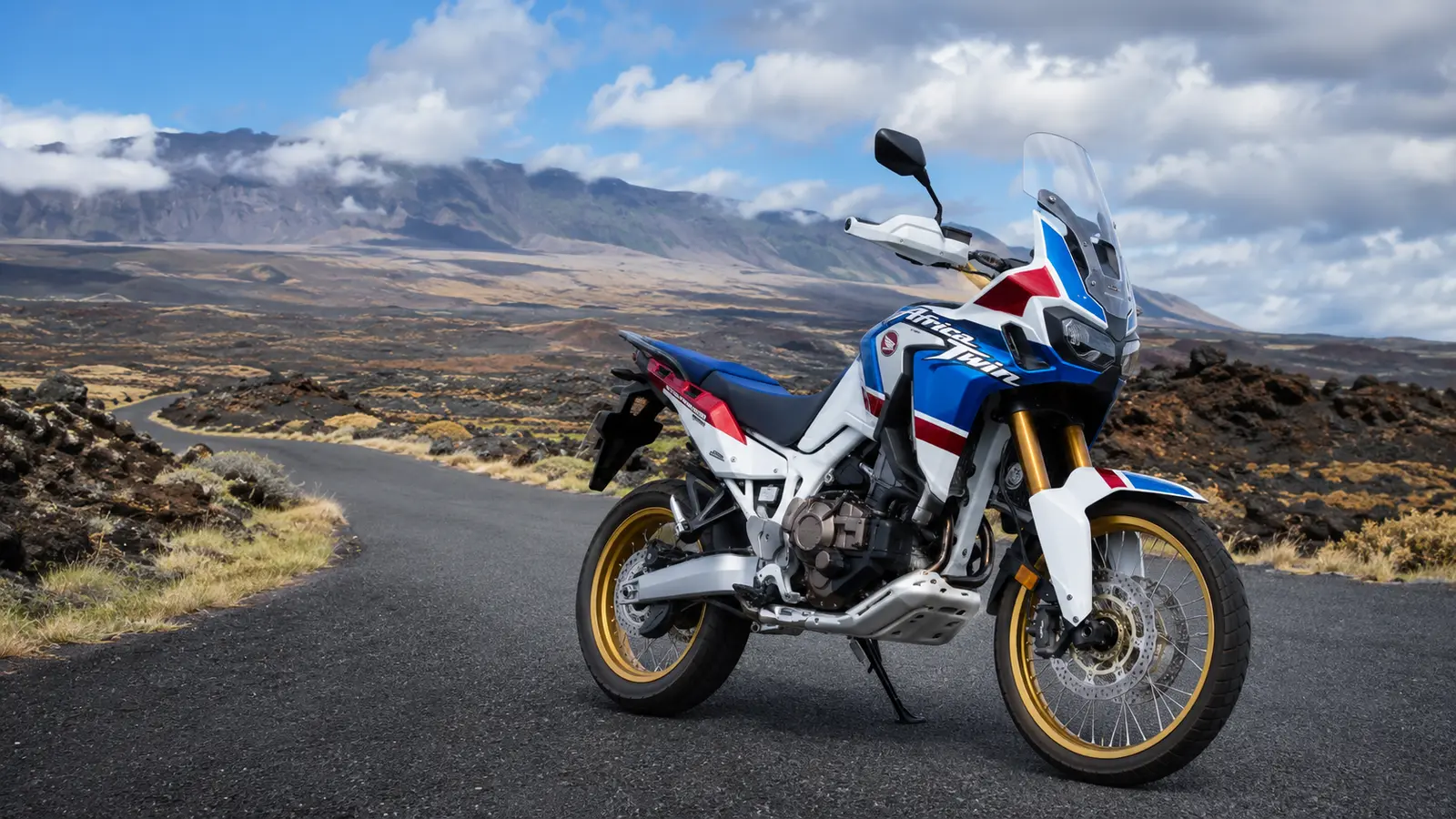 АВТО 1001961 Honda Africa Twin на вулканической горной дороге