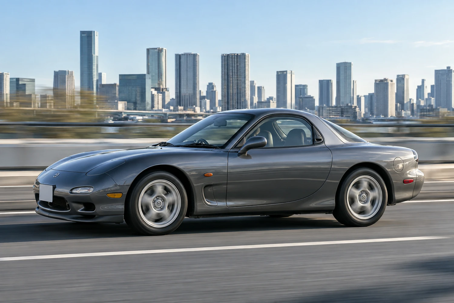 АВТО 1007114 Mazda RX7 FD серый эстакада над городом