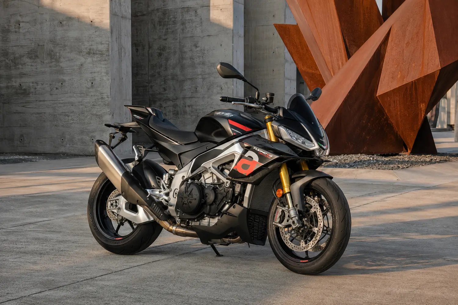 АВТО 1003771 чёрный Aprilia Tuono V4 Factory в арт квартале