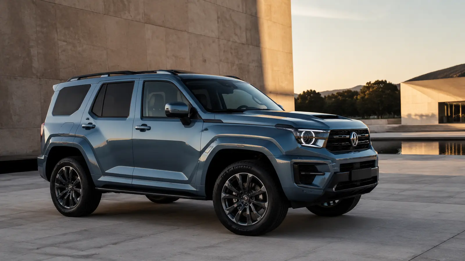 АВТО 1002330 голубой Tank 700 крупно у современного музея