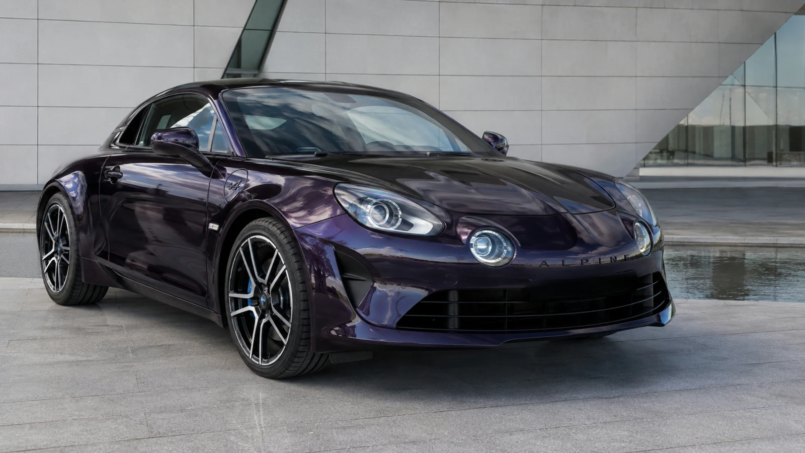 АВТО 1003225 фиолетовый Alpine A110 S крупно премиальный кадр